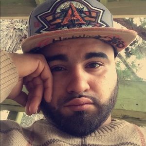 Meet your Posher, Cesar